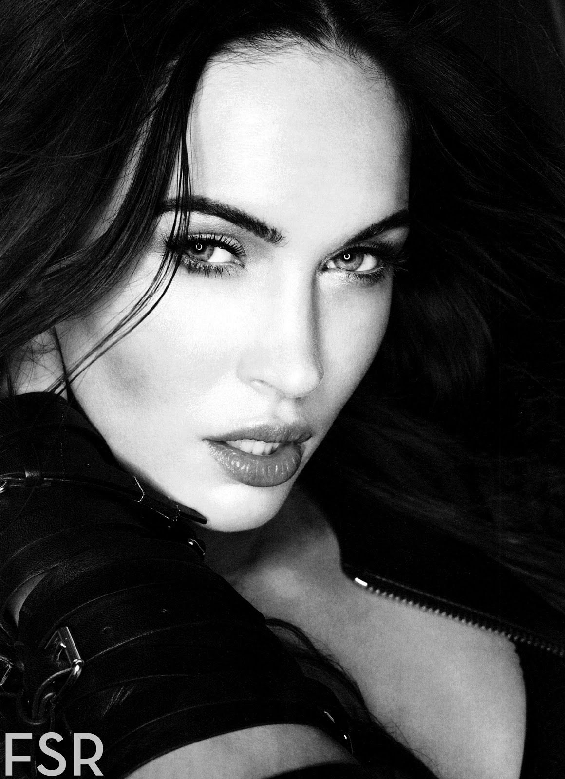 fashion_scans_remastered-megan_fox-esquire_usa-february_2013-scanned_by_vampirehorde-hq-3