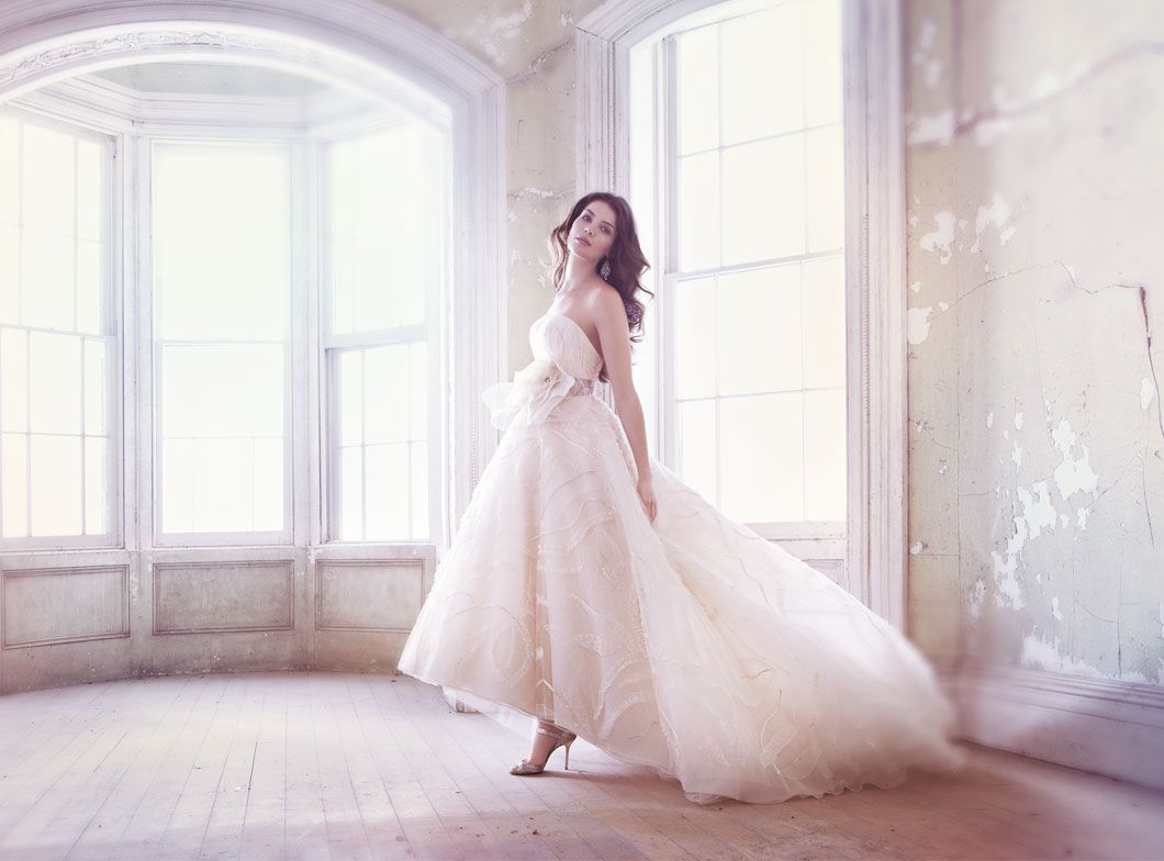 jim-hjelm-bridal-embroidered-tulle-gown-strapless-sweetheart-neck-ribbon-floral-circular-skirt-sweep-train-8320_zm