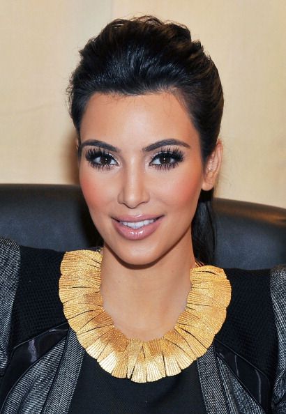 Kim, Khloe & Kourtney Kardashian Sign Copies Of "Kardashian Konfidential"