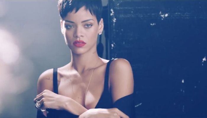 Rihanna Elle UK Cover Shoot behind the scenes_26