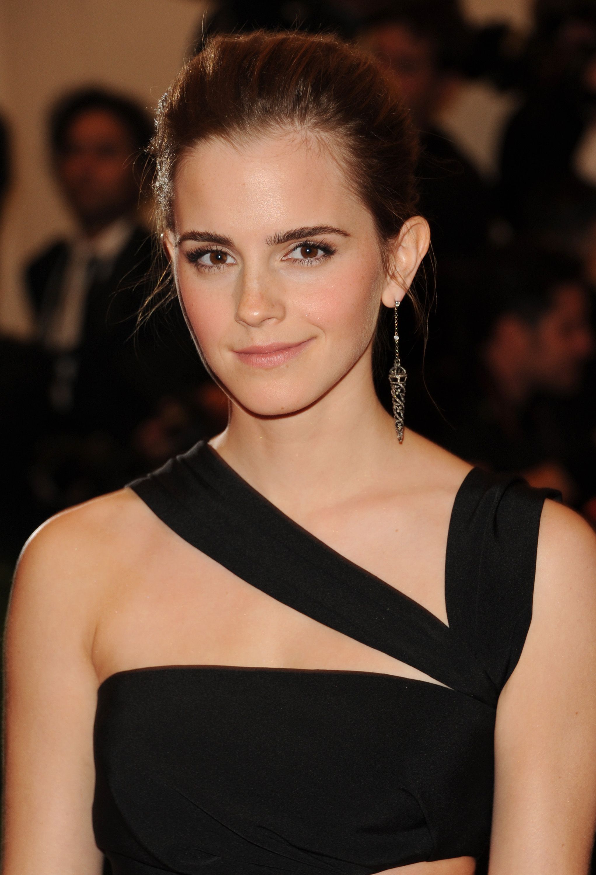 celebrity-paradise.com-The Elder- Emma Watson_8_
