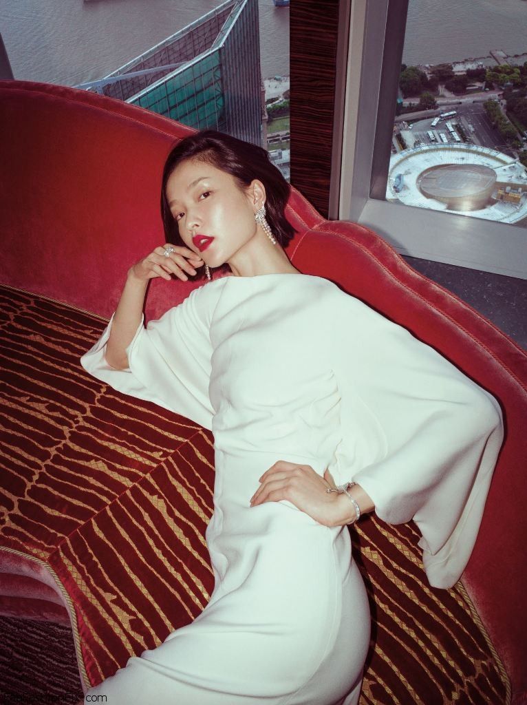 Vogue_China_Collections_Cruise_2014__December_2013_Supplement__-_Du_Juan_by_Cedric_Buchet_-_Oriental_Light_Luxury__3_