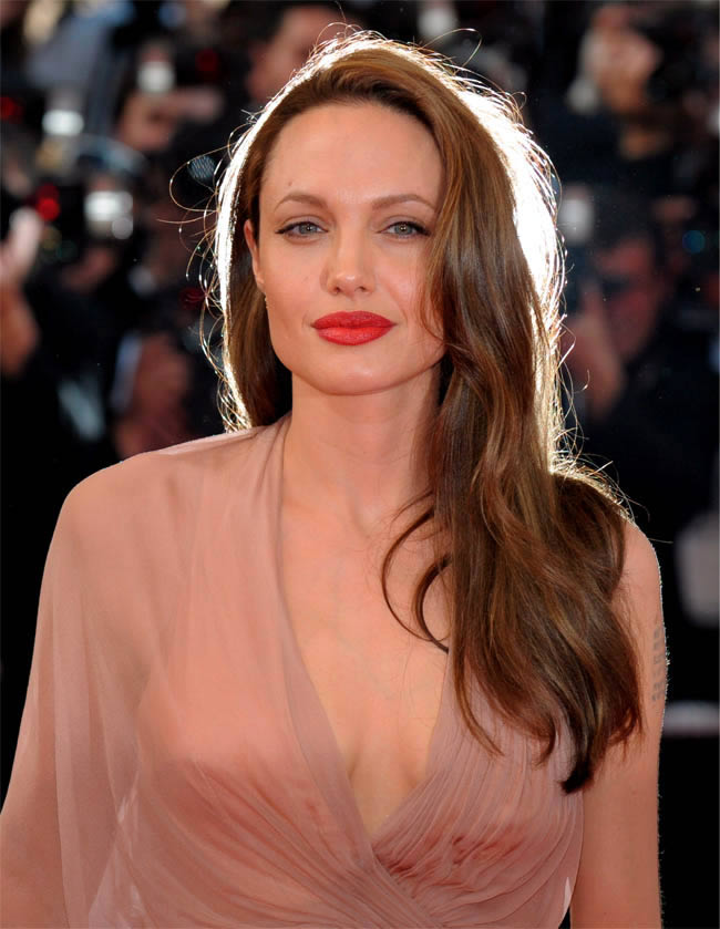 Angelina-Jolie-Red-Lips