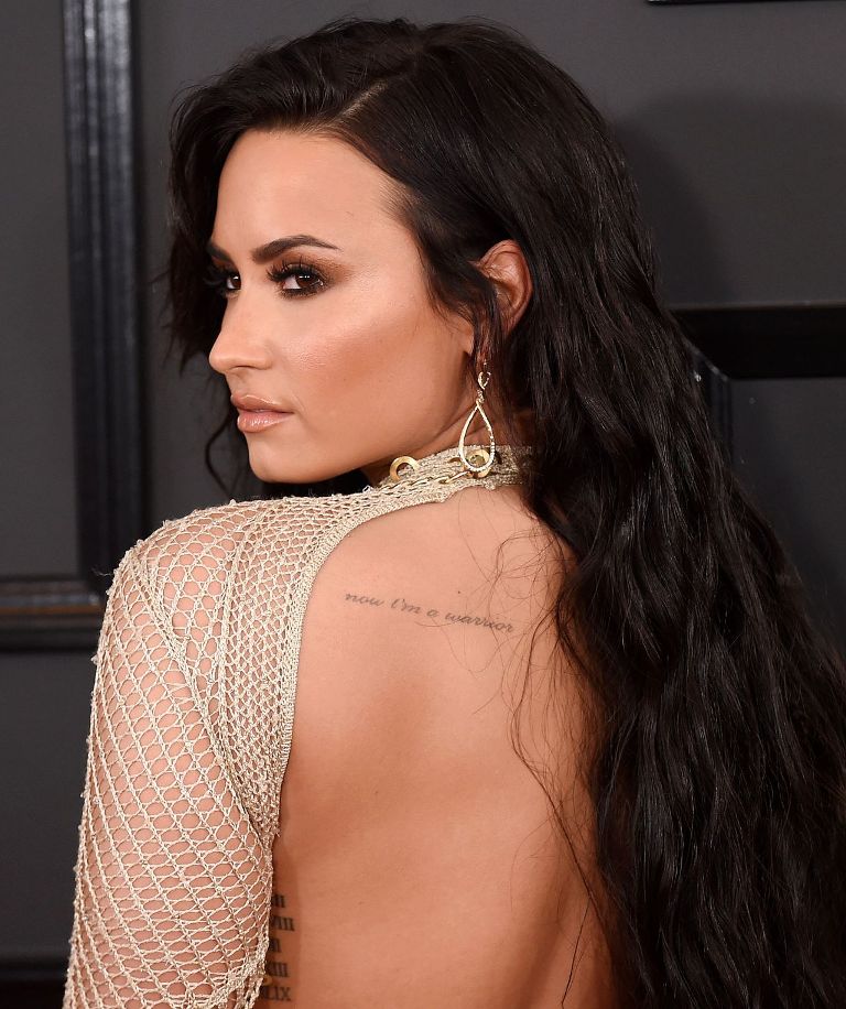 demi-lovato-on-red-carpet-grammy-awards-in-los-angeles-2-12-2017-3