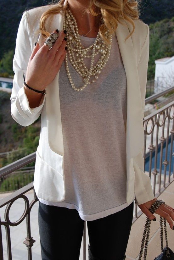 Style Guide: How to wear pearl jewelry? | Fab Fashion Fix