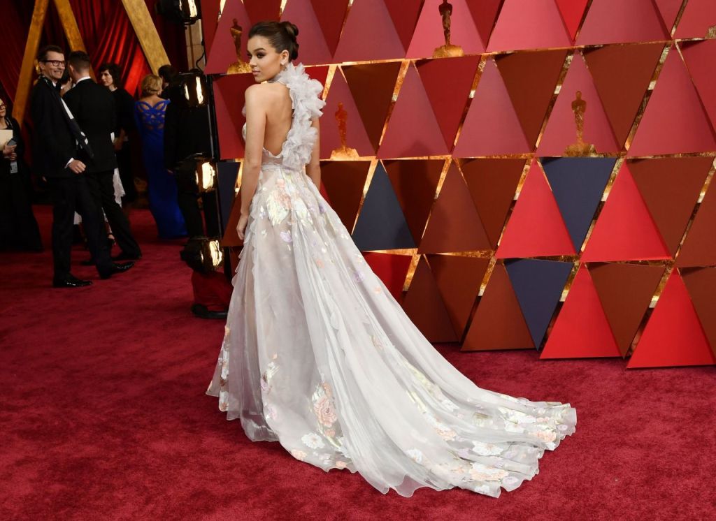hailee-steinfeld-oscars-2017-red-carpet-in-hollywood-part-ii-3