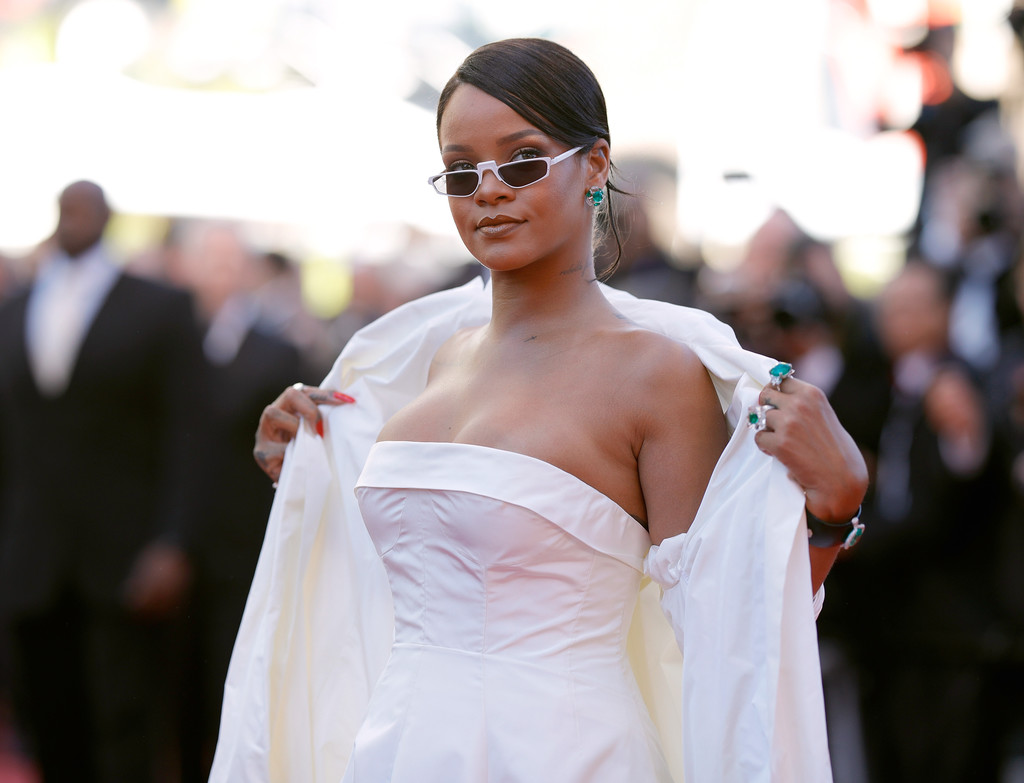 Rihanna_Okja_Red_Carpet_Arrivals_70th_Annual-1