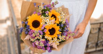 A Simple Guide in Choosing the Right Flowers to Decorate